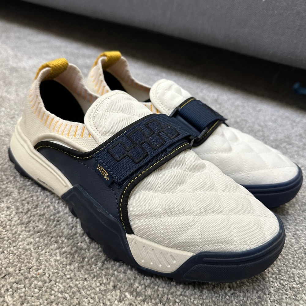 Vans Quilted White and Navy Slip-Ons Comfy Cush (Mens 8.5)